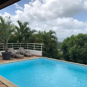 Ti'kemy Avec Piscine Au Sel Le Lamentin